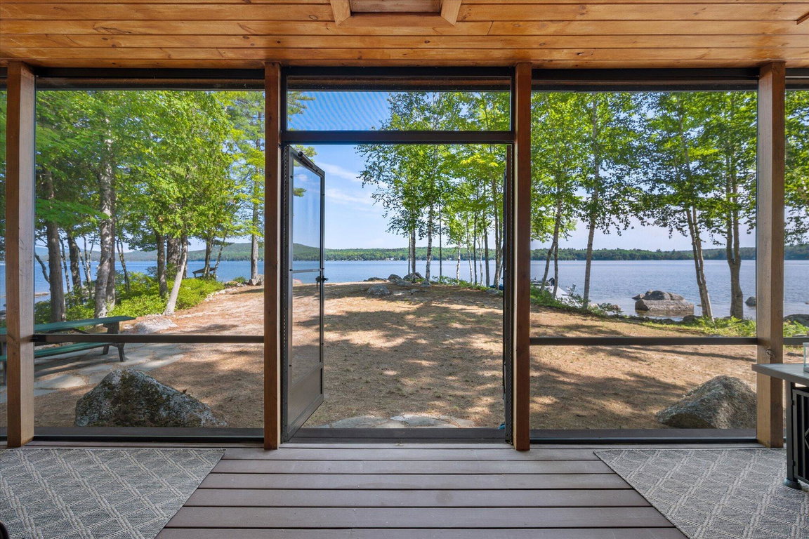 21-Screen Porch
