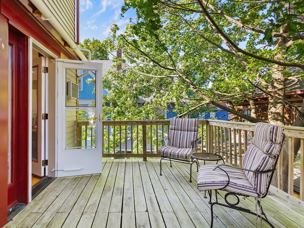 UpperFloorDeck