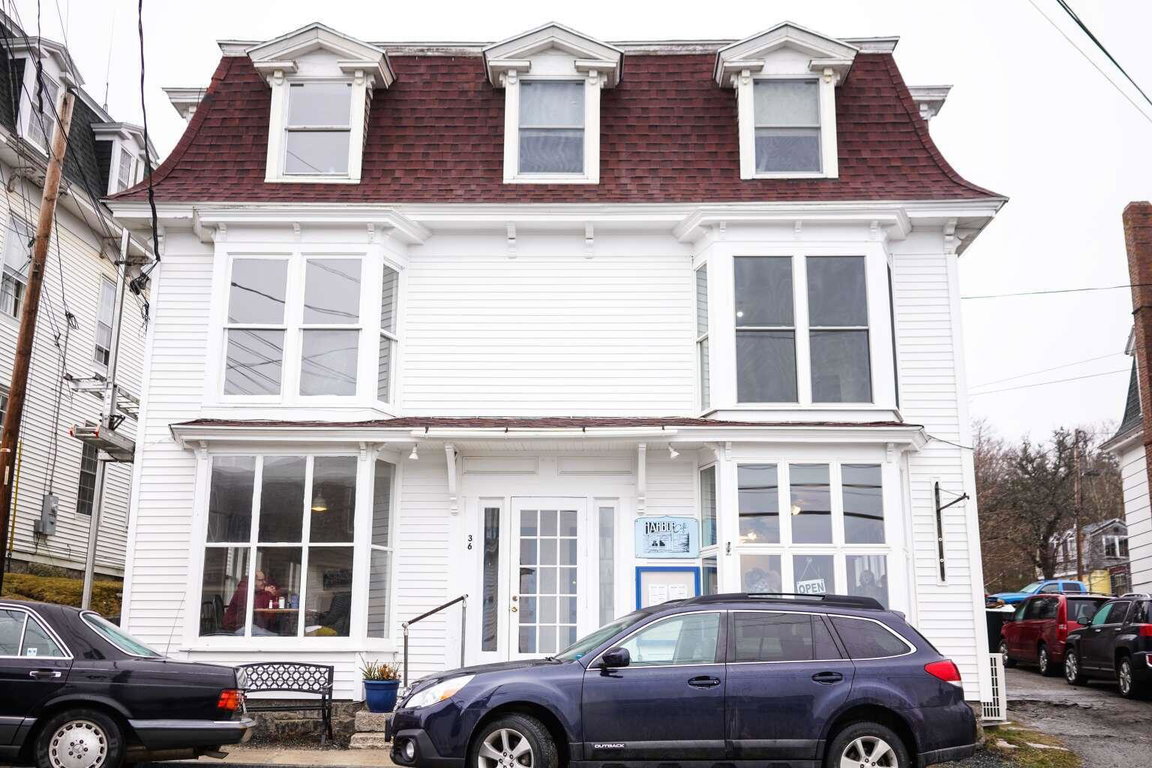36 Main Street Stonington