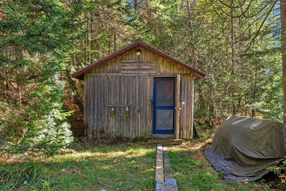 44-web-or-mls-25-dickens-farm-rd
