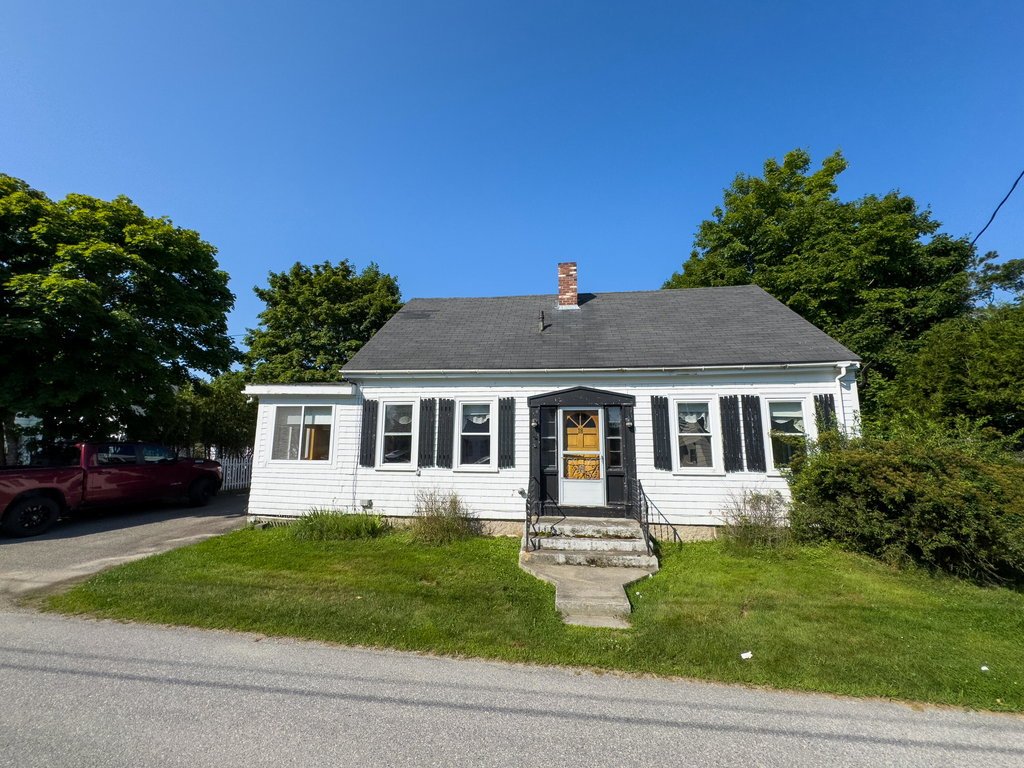 18 Bruce Street Machias
