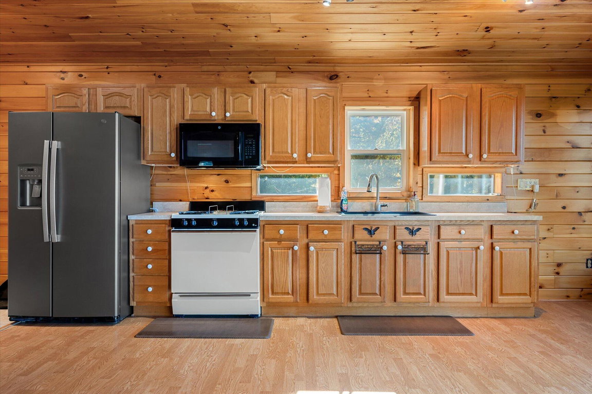 12-Kitchen