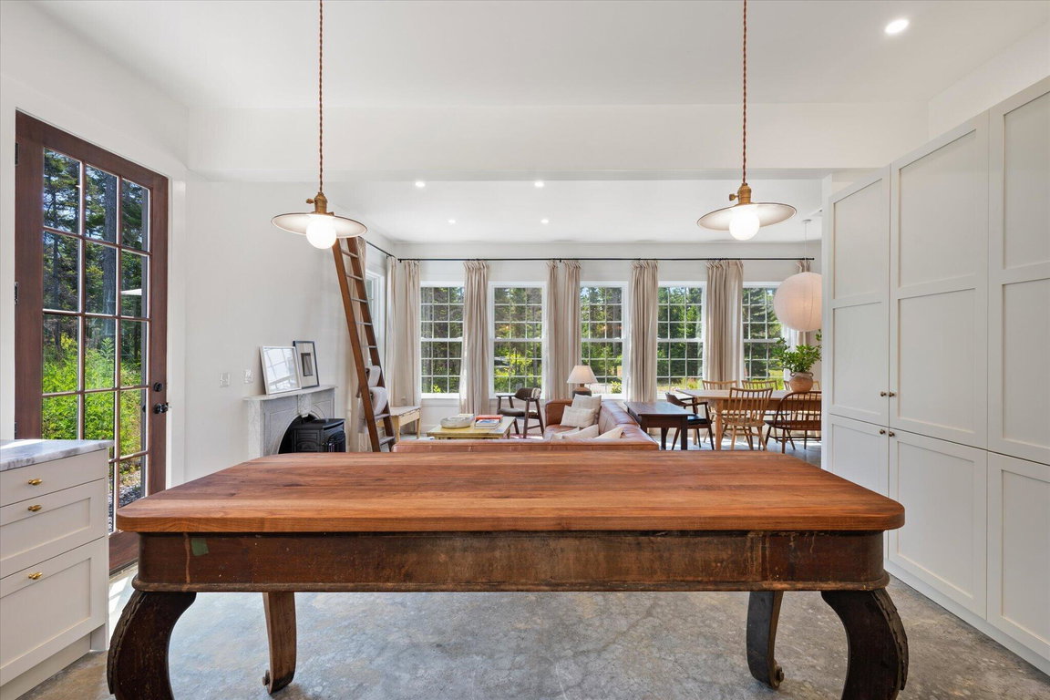 25-Kitchen