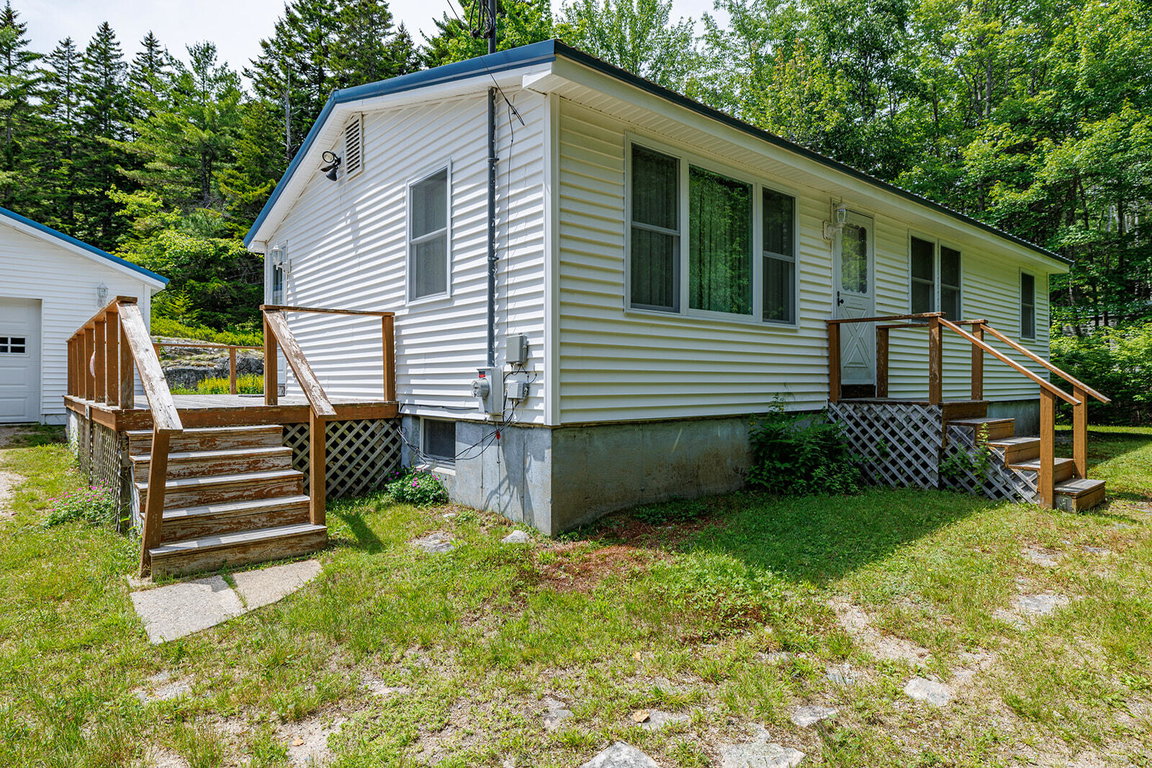 12-482 West Bay Road-DTP_websize