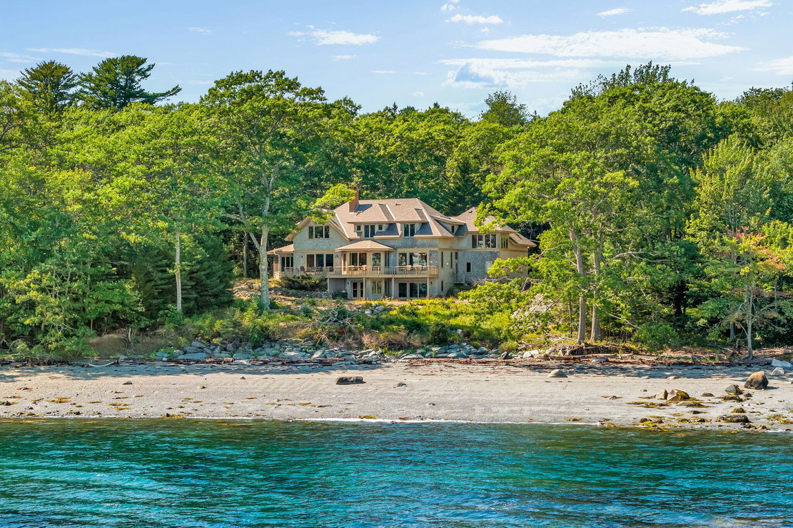 122-web-or-mls-1197-bay-rd