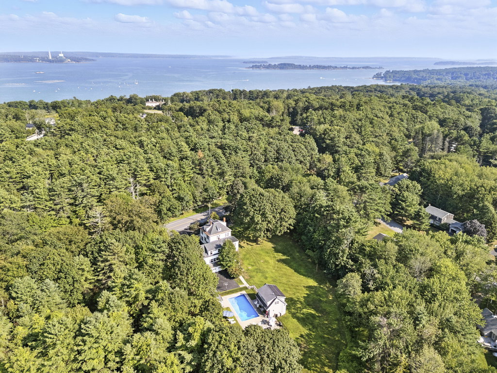186 Foreside Road Cumberland