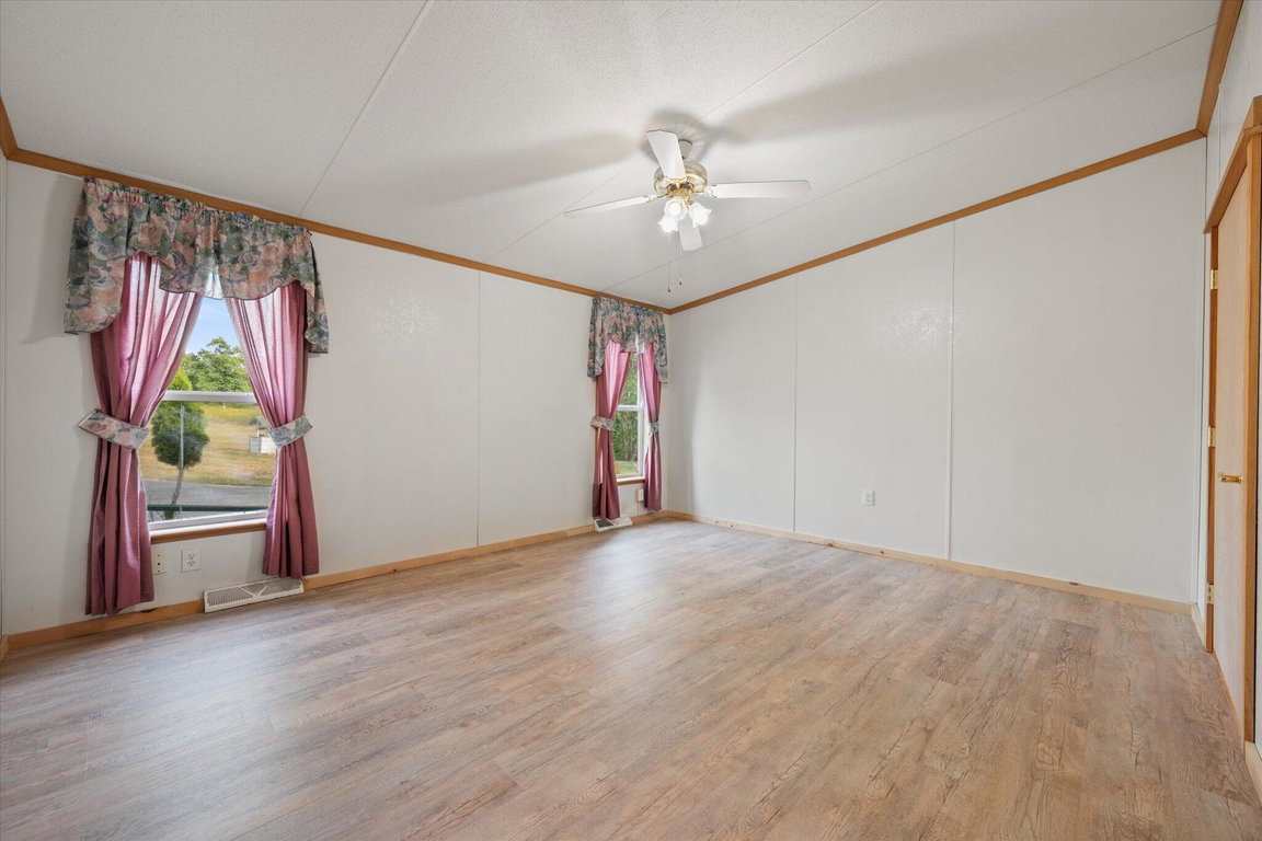 18-Primary Bedroom