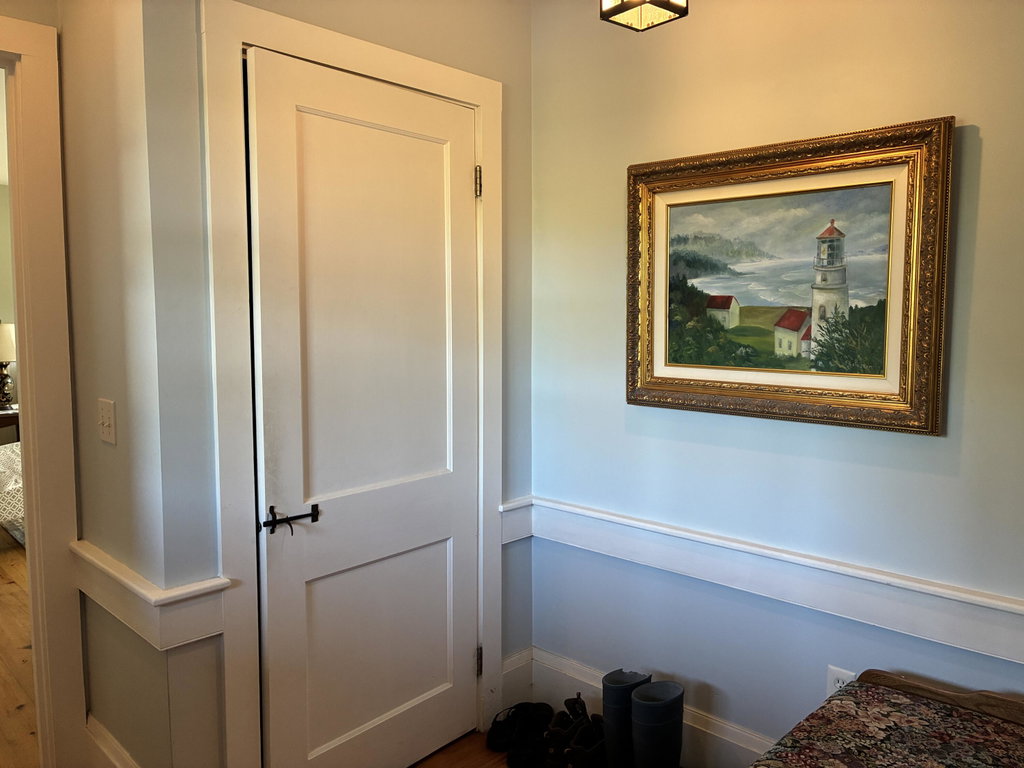 Entry front closet.