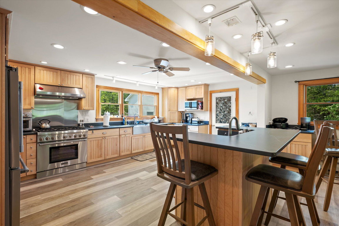 25-Kitchen