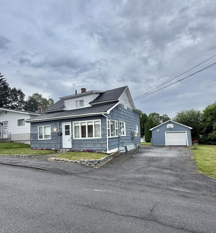 137 12th Avenue Madawaska