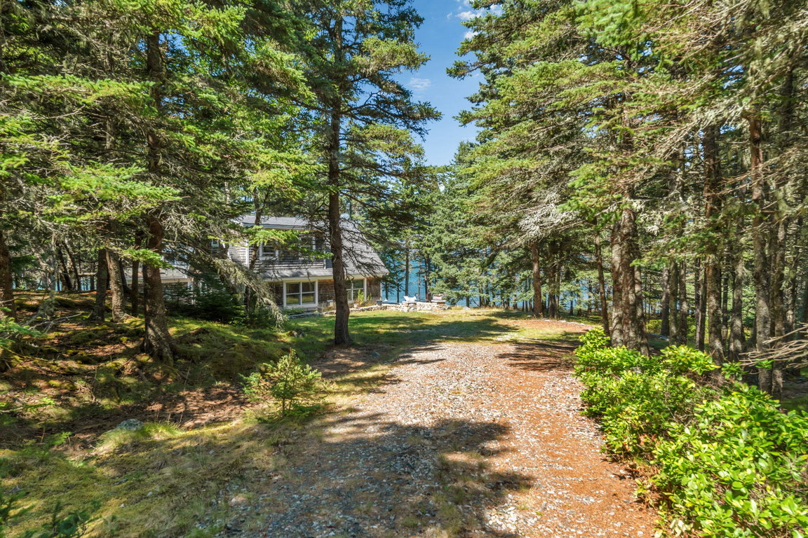 46-web-or-mls-142-e-point-rd