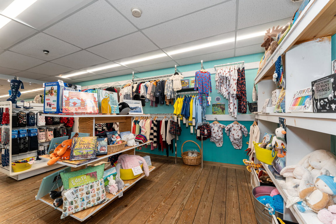 RETAIL SPACE 9