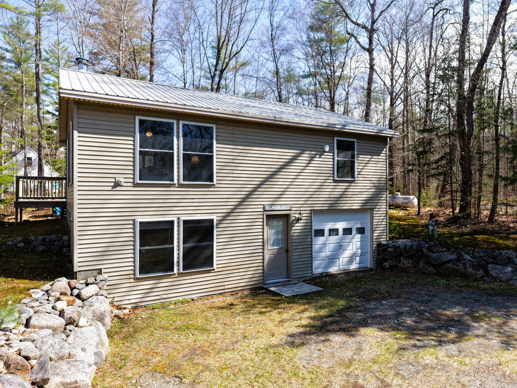 20 Blue Jay Drive Embden