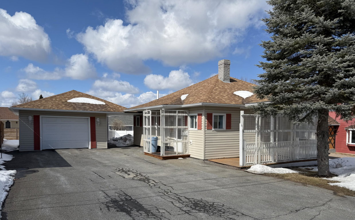 187 Mountain View Avenue Madawaska