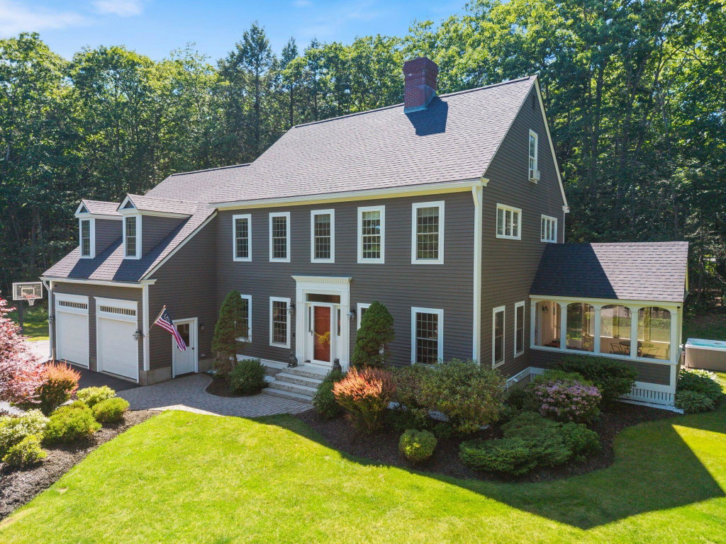 6 Thurston Lane Falmouth