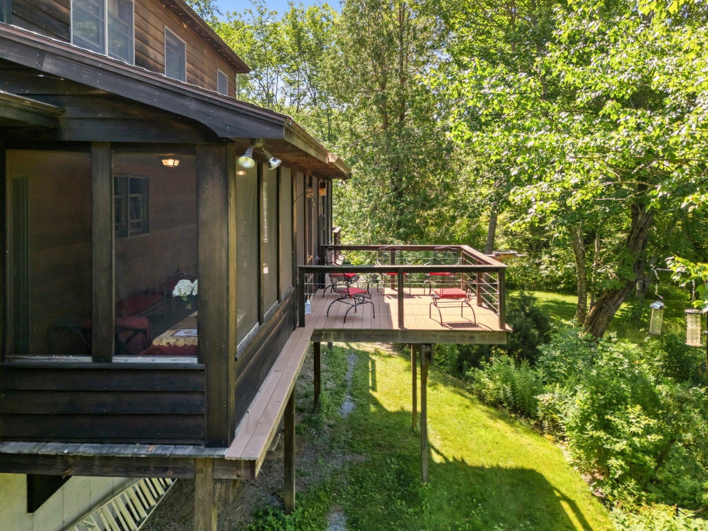31 Hallbrook Way
