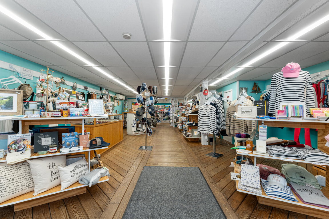 RETAIL SPACE 1