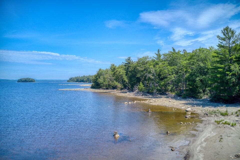 Graham Lake has over 7000 acres
