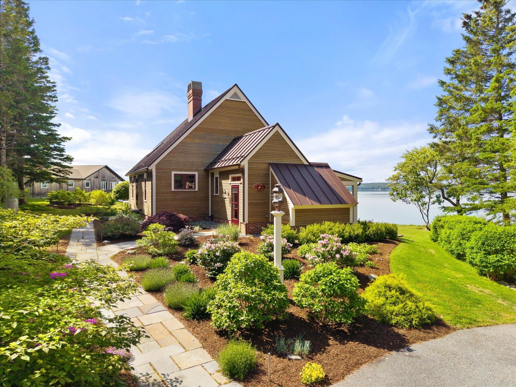 12-49 Alder Ln