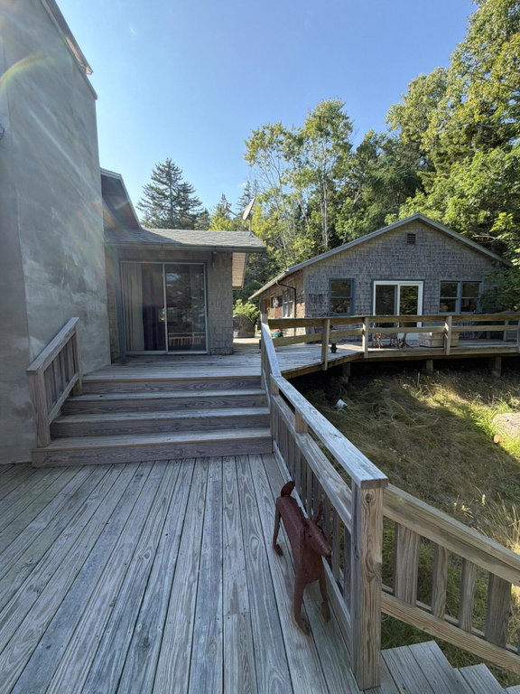 15 Picnic Point