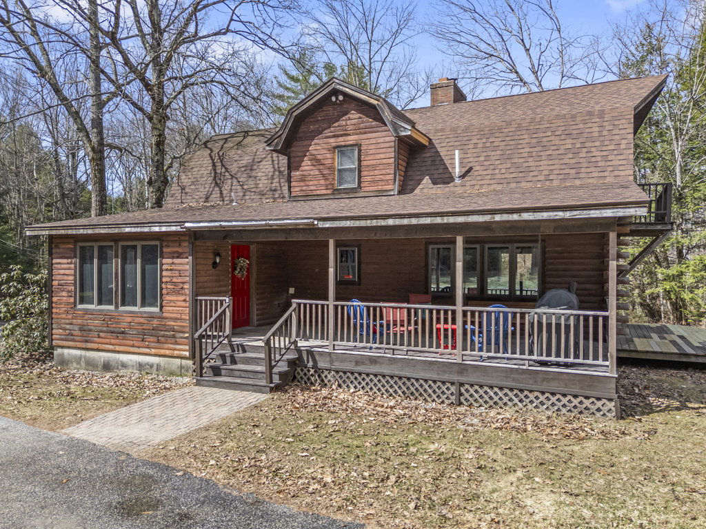 1289 Woodman Hill Road Minot