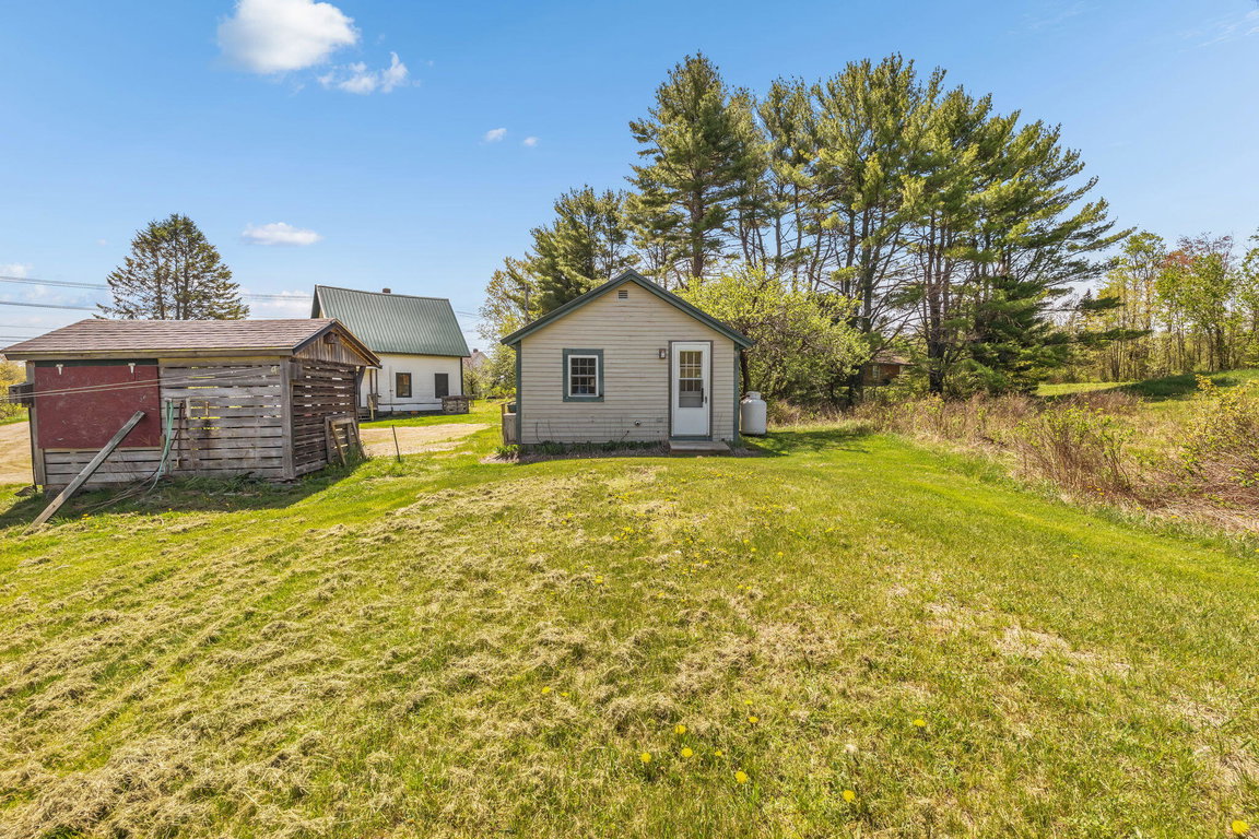 14-web-or-mls-137-w-franklin-rd