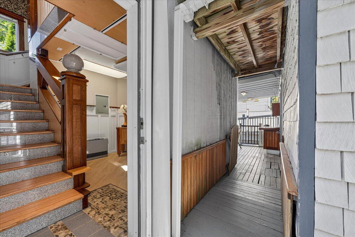 43-107 Ledgelawn Ave (58 of 96)