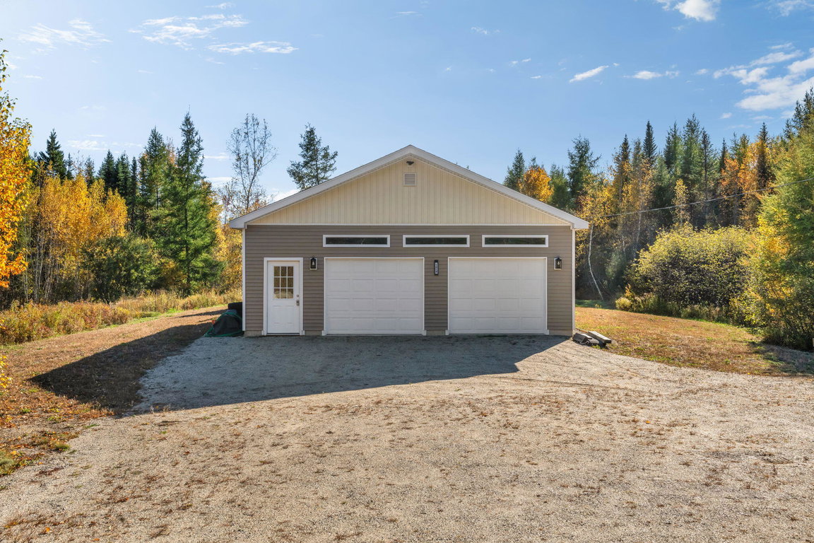 28-web-or-mls-1212-eastbrook-rd