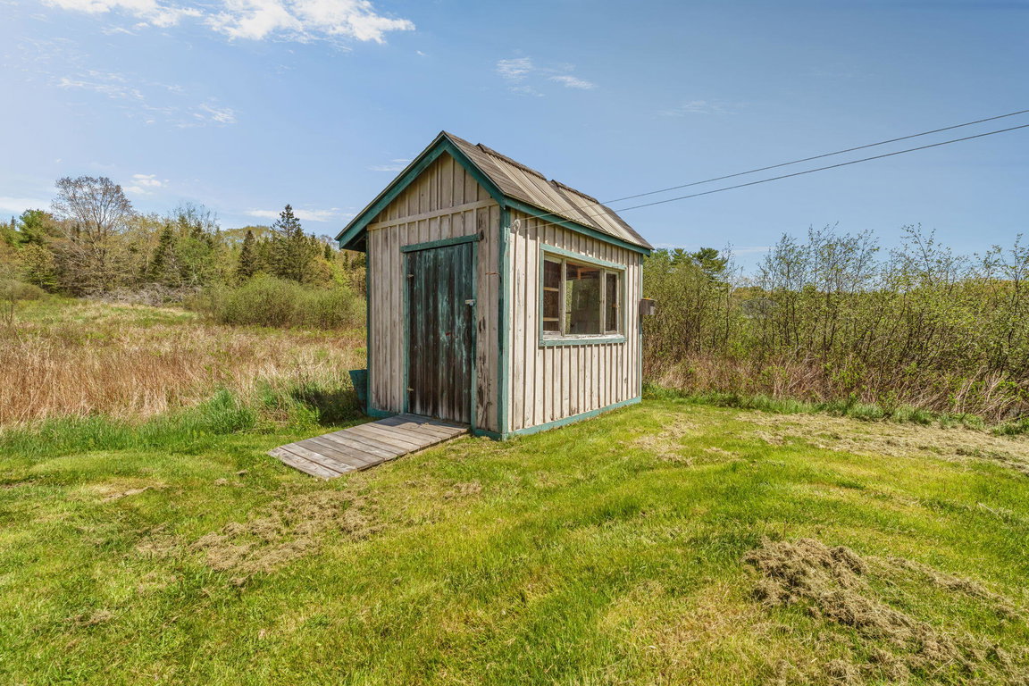 13-web-or-mls-137-w-franklin-rd