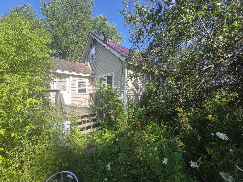 1043 Warren Hill Road Palmyra