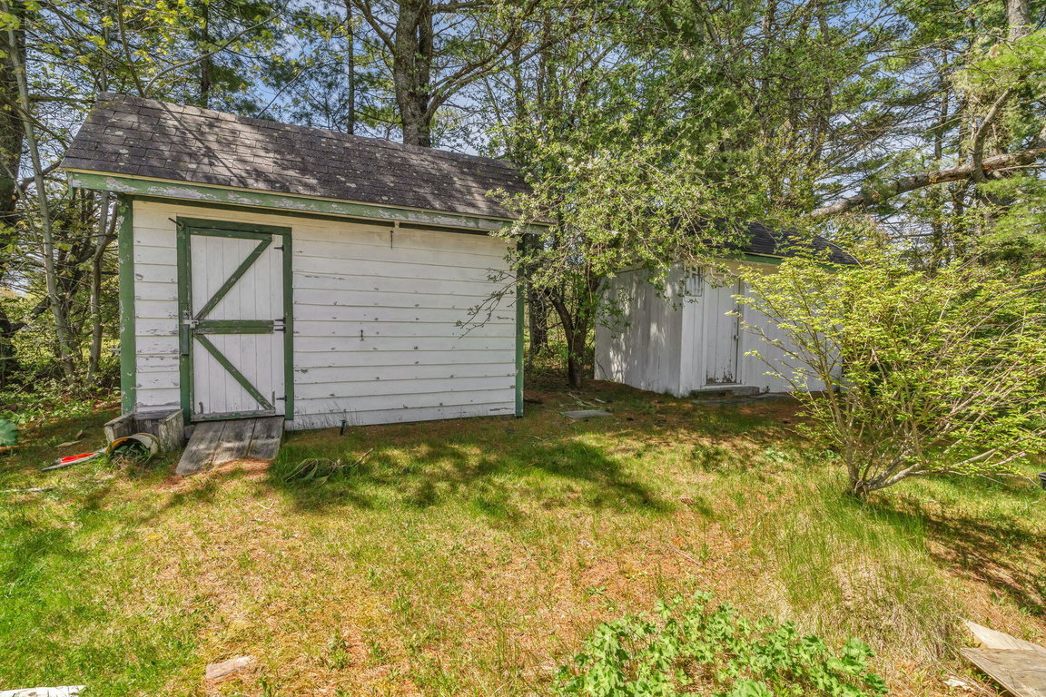 7-web-or-mls-137-w-franklin-rd