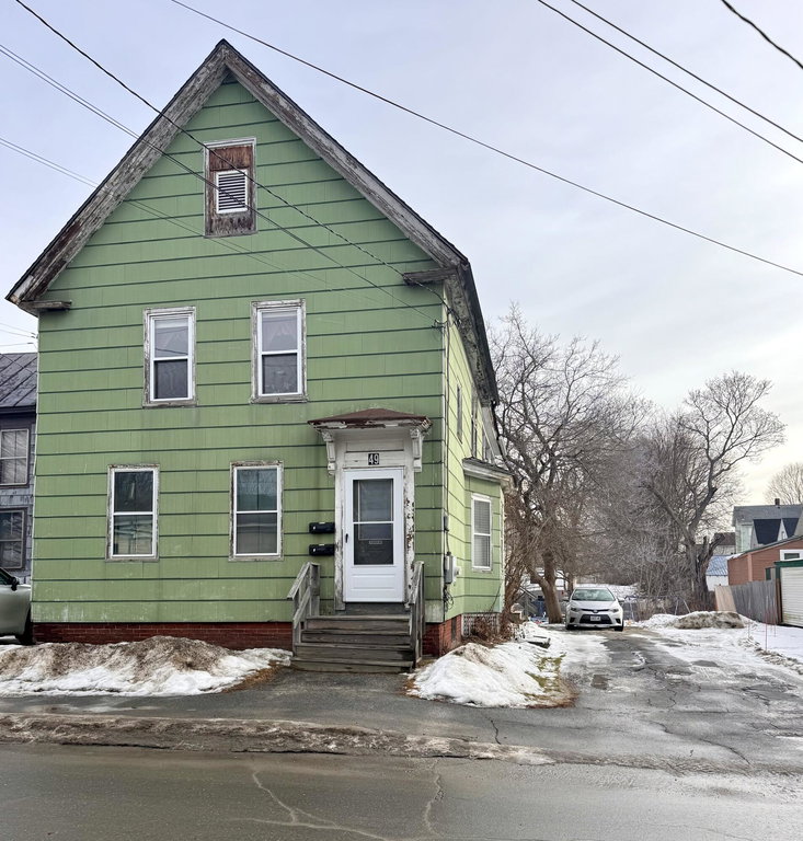 49 Ticonic Street Waterville