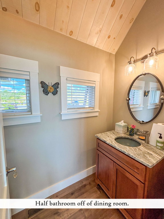 Dining Room Half Bath, label