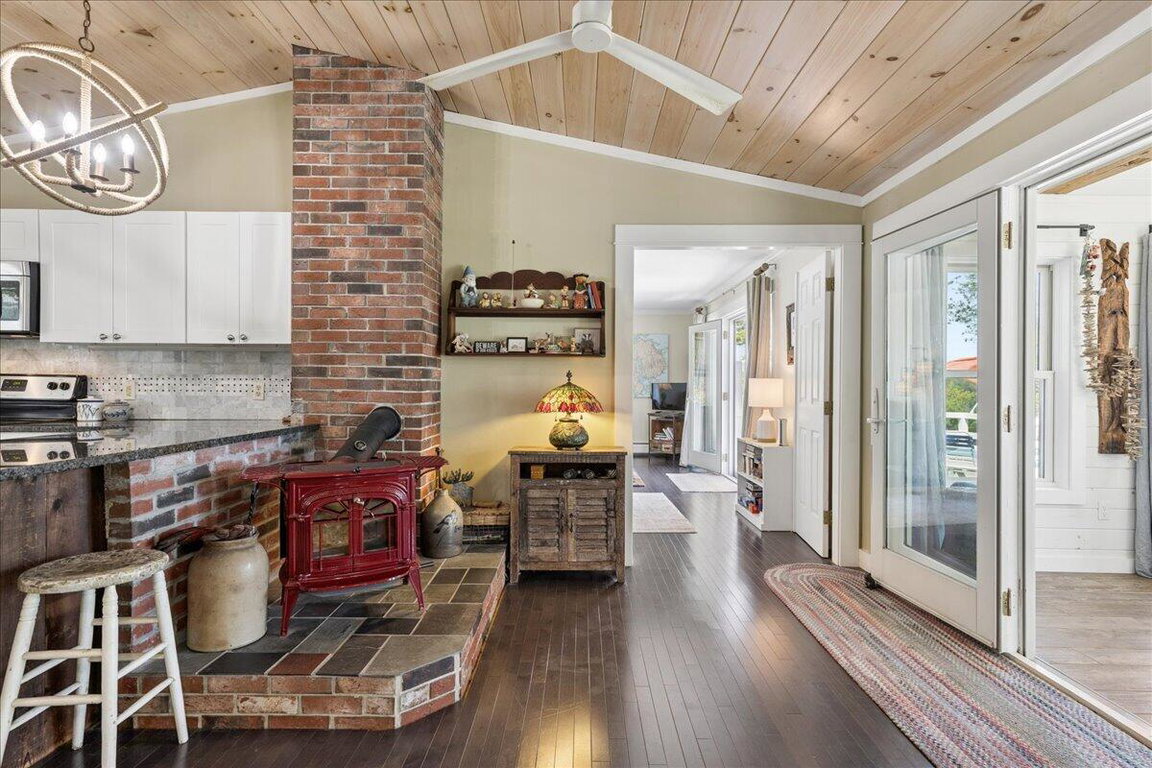 14-58 Blackberry Ln. (41 of 77)