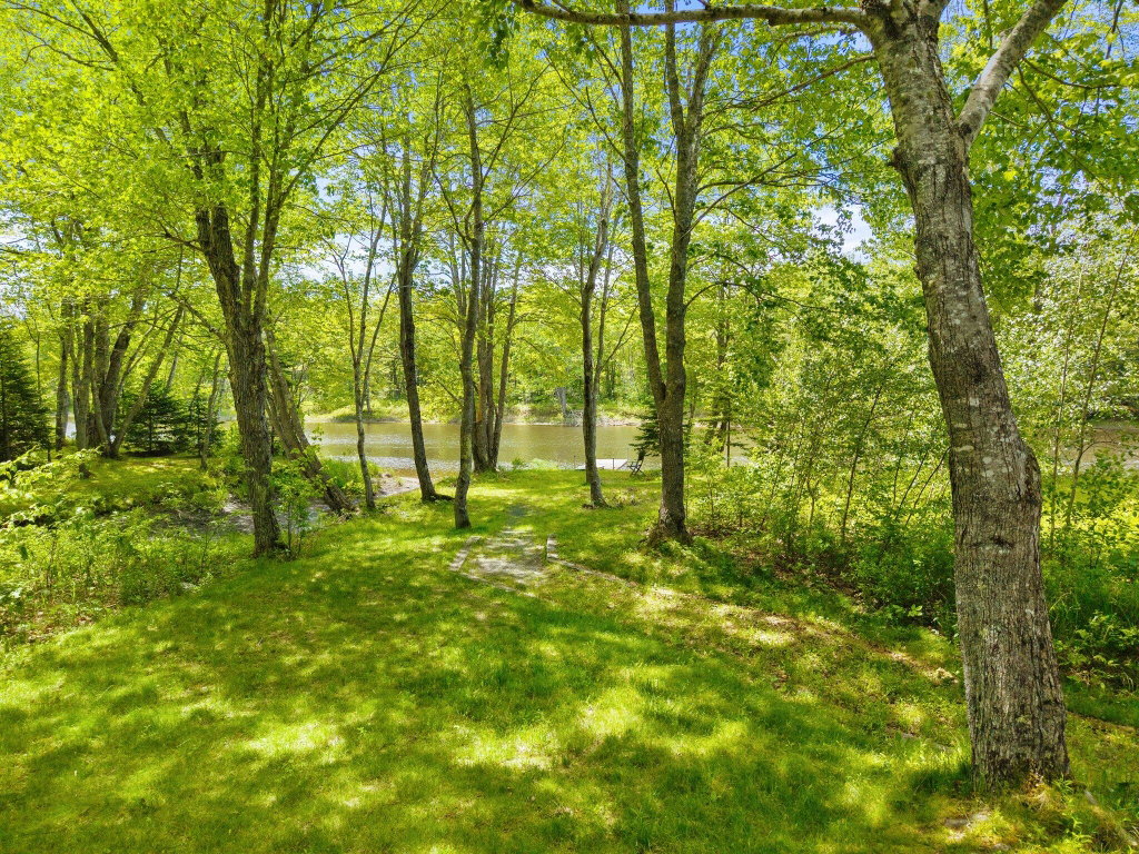 31 Hallbrook Way