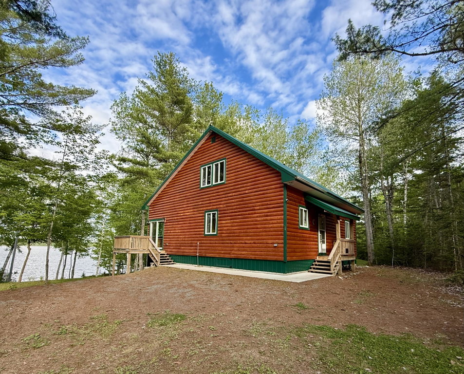 8 Breezy Knoll Lane Baileyville