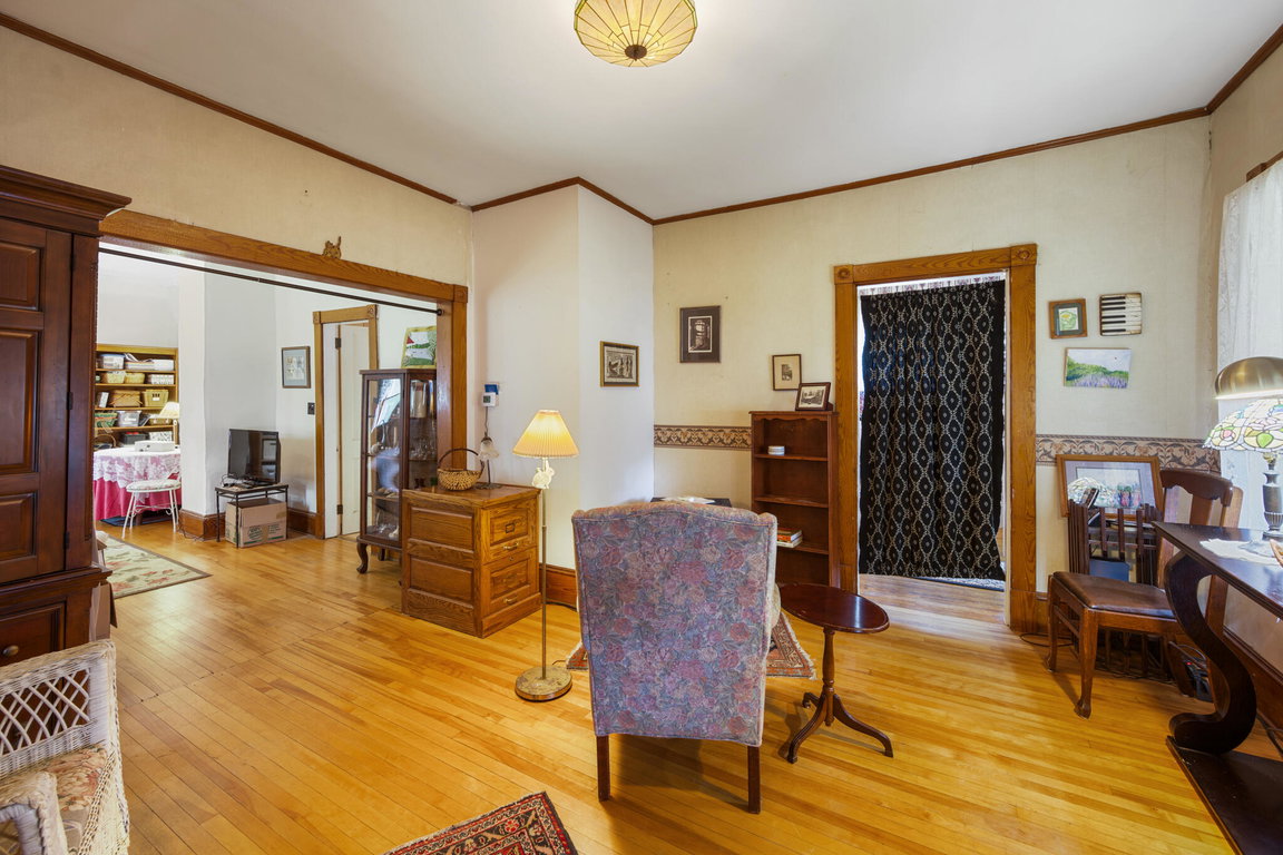 Living/Sitting room