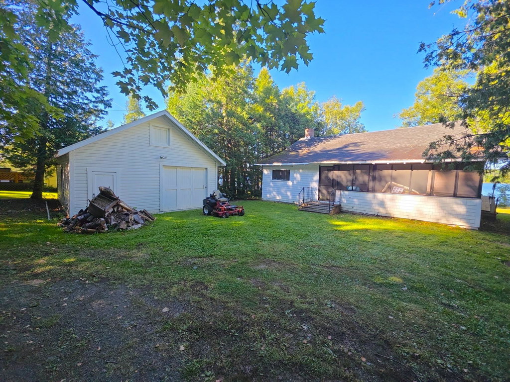 411 Cottage Road Portage Lake