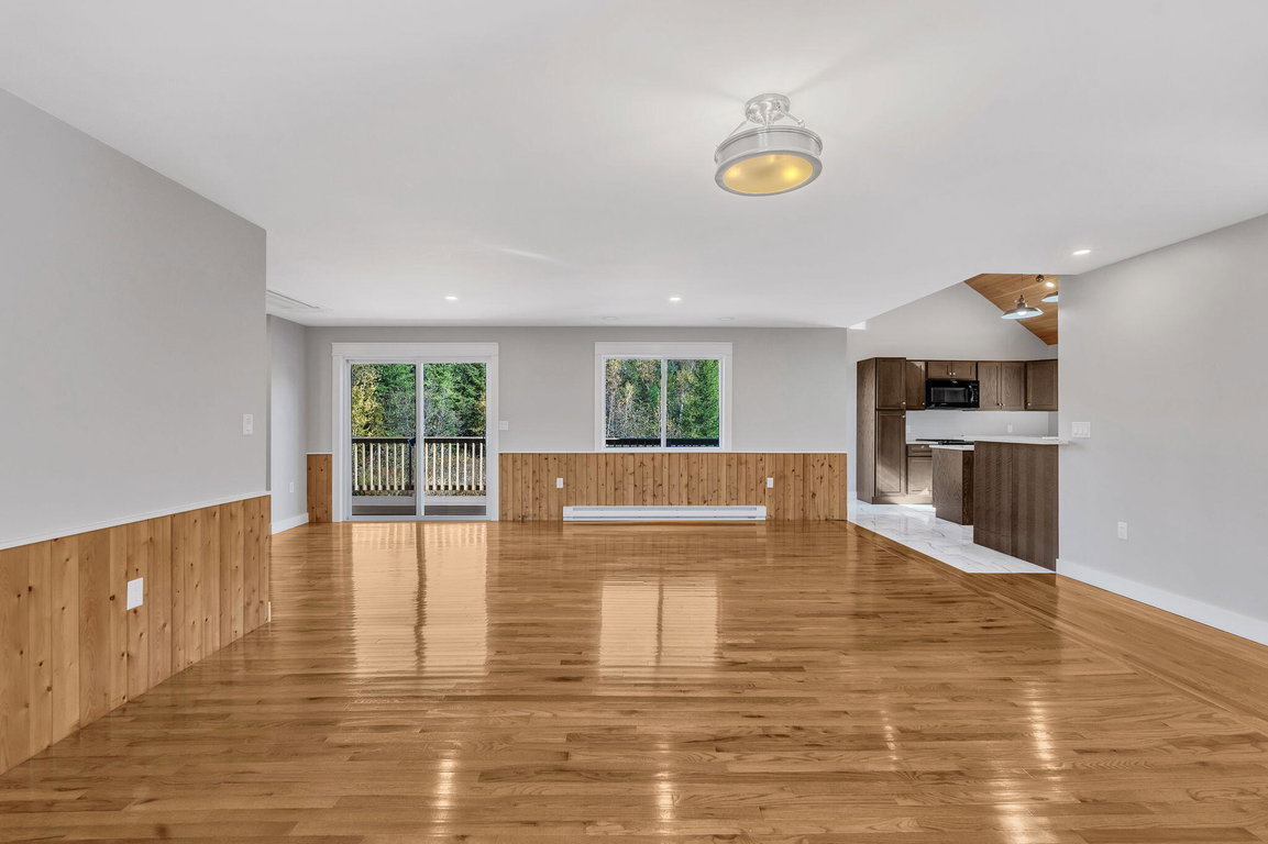 9-web-or-mls-1212-eastbrook-rd