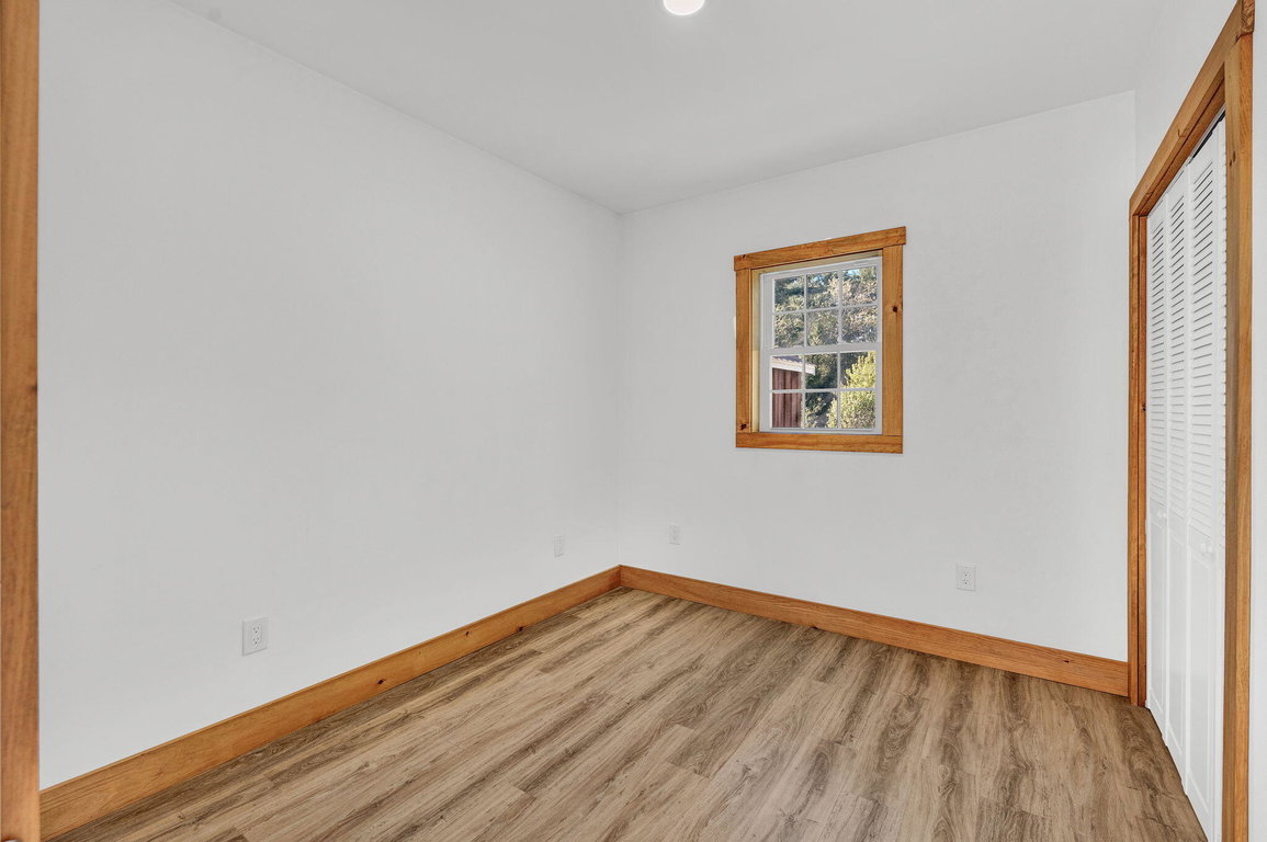9-web-or-mls-727-n-bend-rd