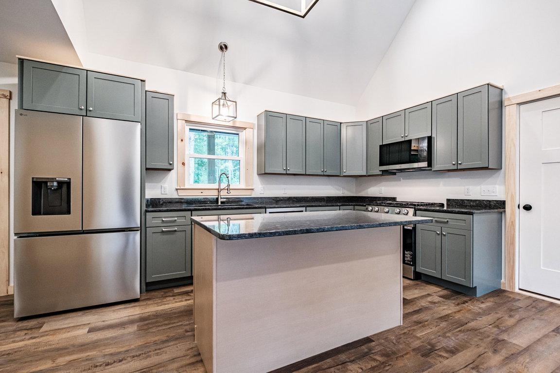 27 Powhatan Road Otisfield