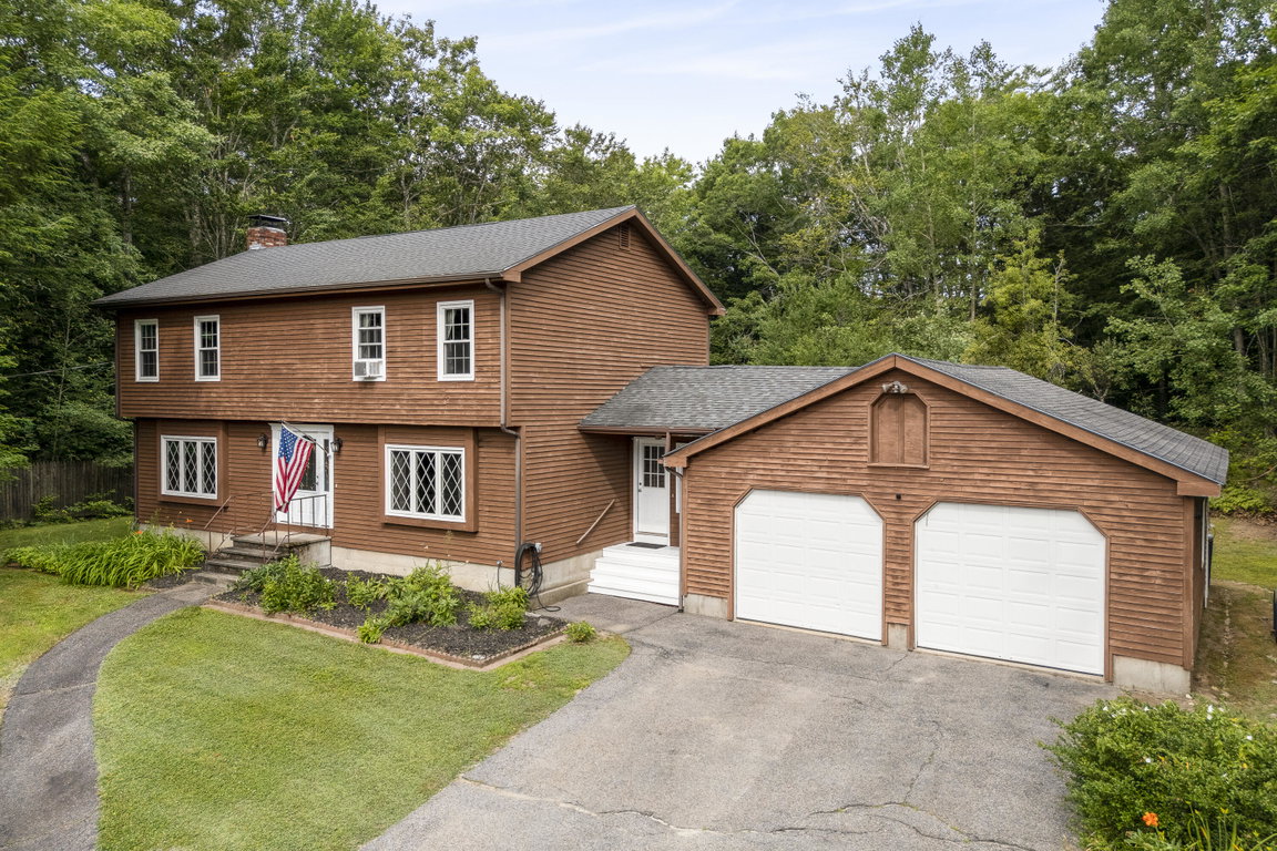 17 Adams Circle Buxton