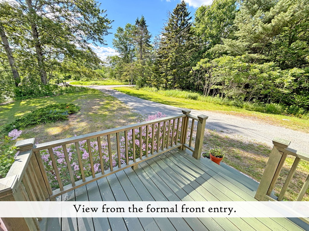 Deck Front Entry View, label
