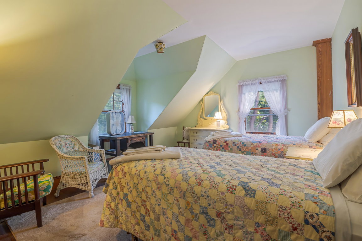 3rd floor bedroom