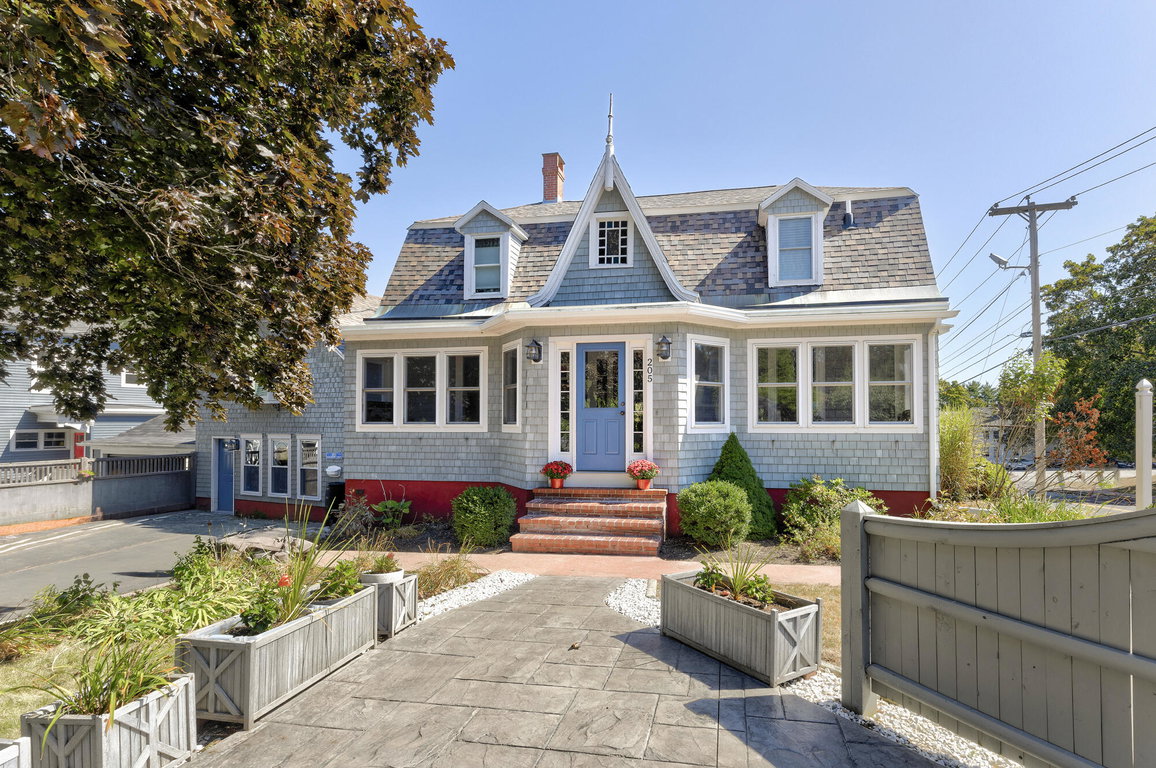 205 Woodford Street Portland