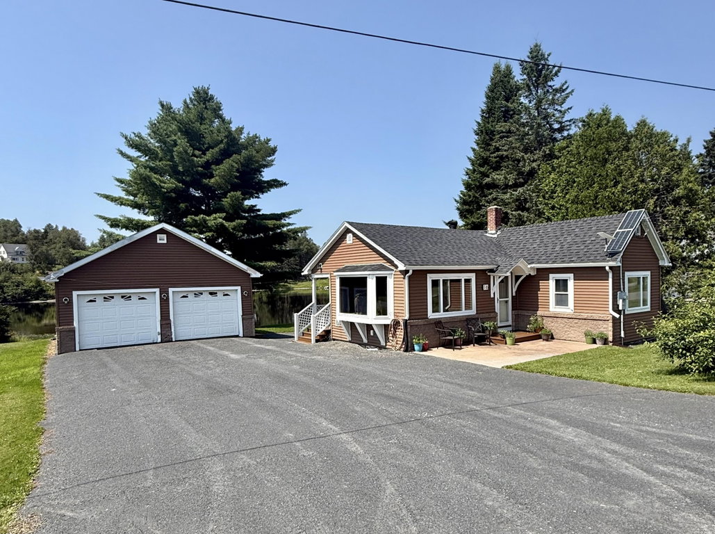 16 Church Avenue Wallagrass