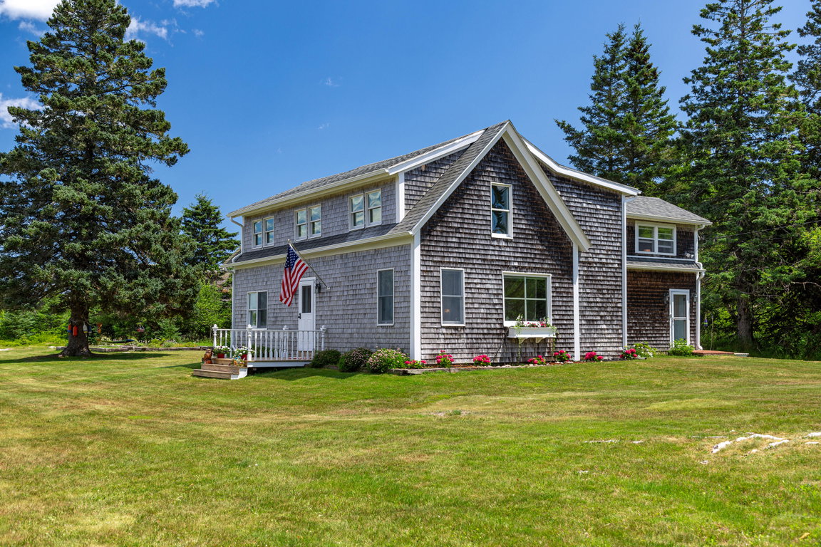 8-Youngs-Point-Exterior-3