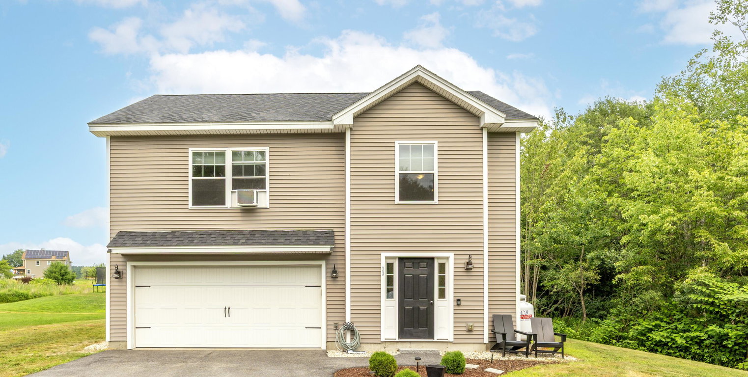 33 Gray Road Cumberland