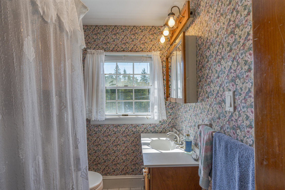 Full Bath On 2nd Floor Of House