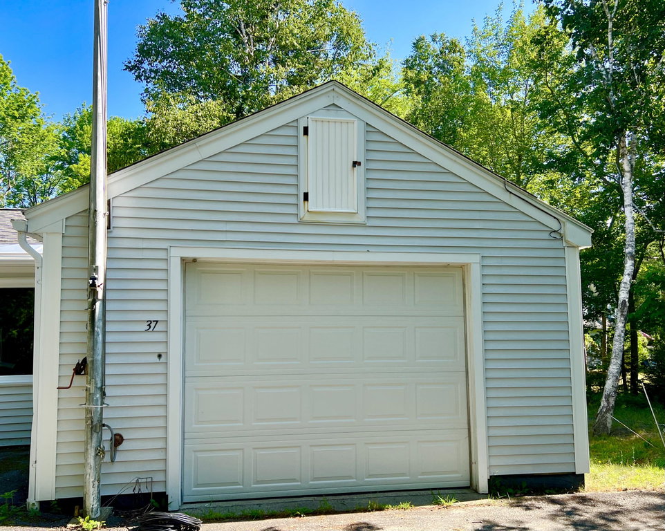 One car garage